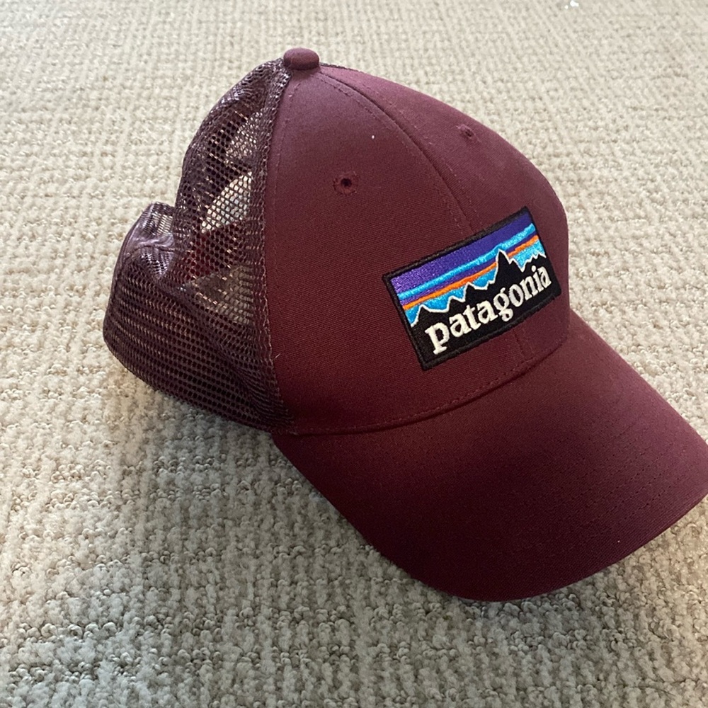 Patagonia mesh trucker hat cap snapback Maroon adjustable outdoor hiking